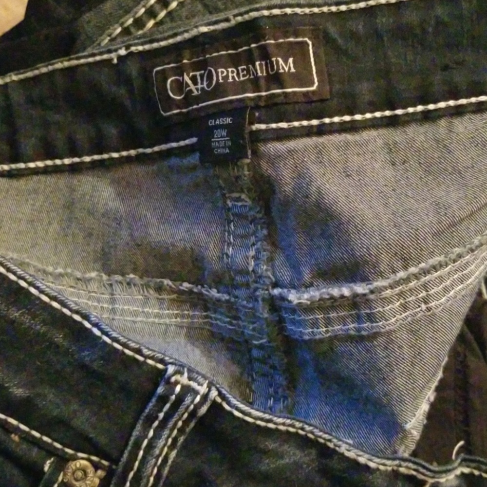 Capris - Picture 2 of 2